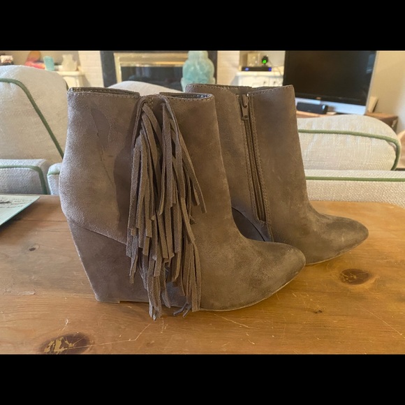 Madden Girl Taupe Fringe Suede Booties 8 - Picture 1 of 4